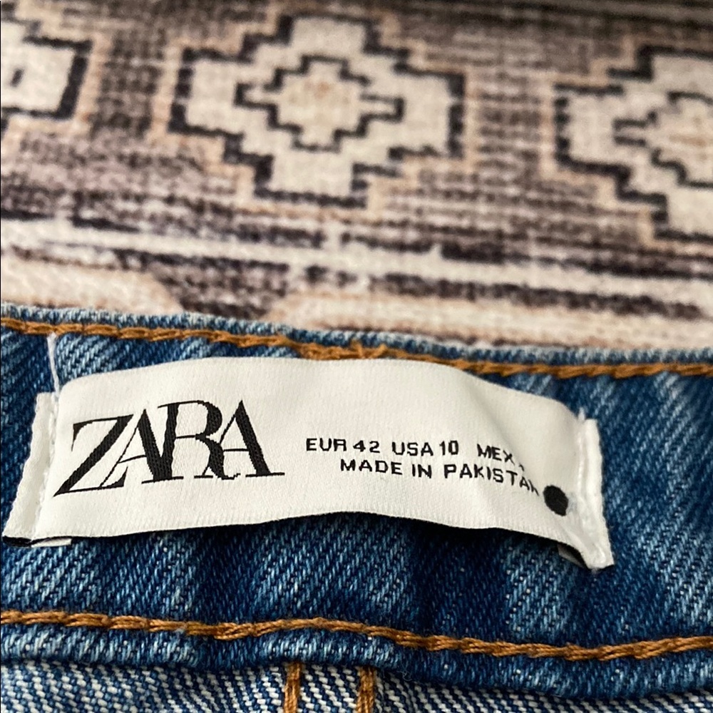 Distressed Zara Blue Denim Jeans - Picture 2 of 3